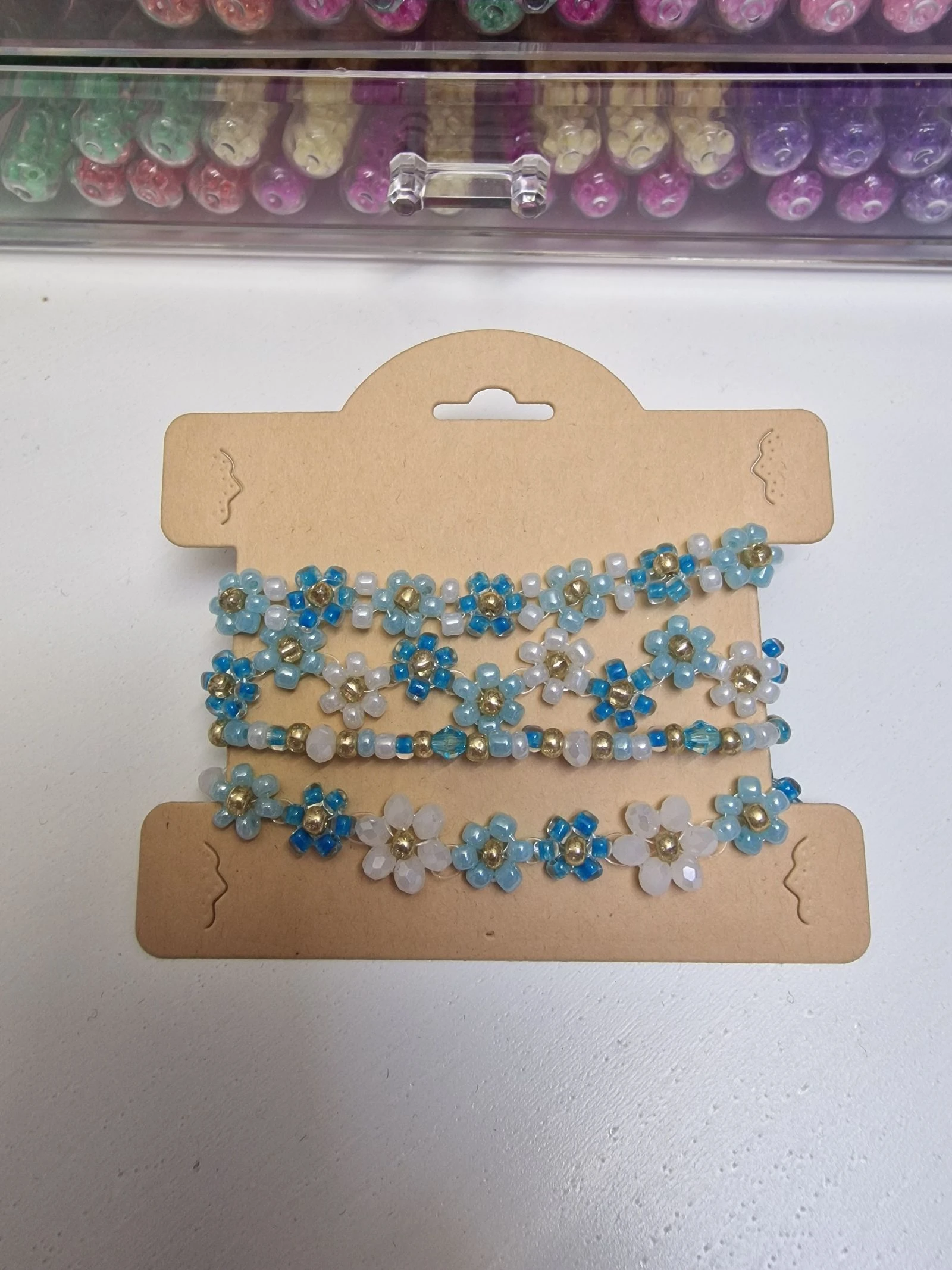 4 zelfgemaakte armbandtjes blauw en goud – photo 3